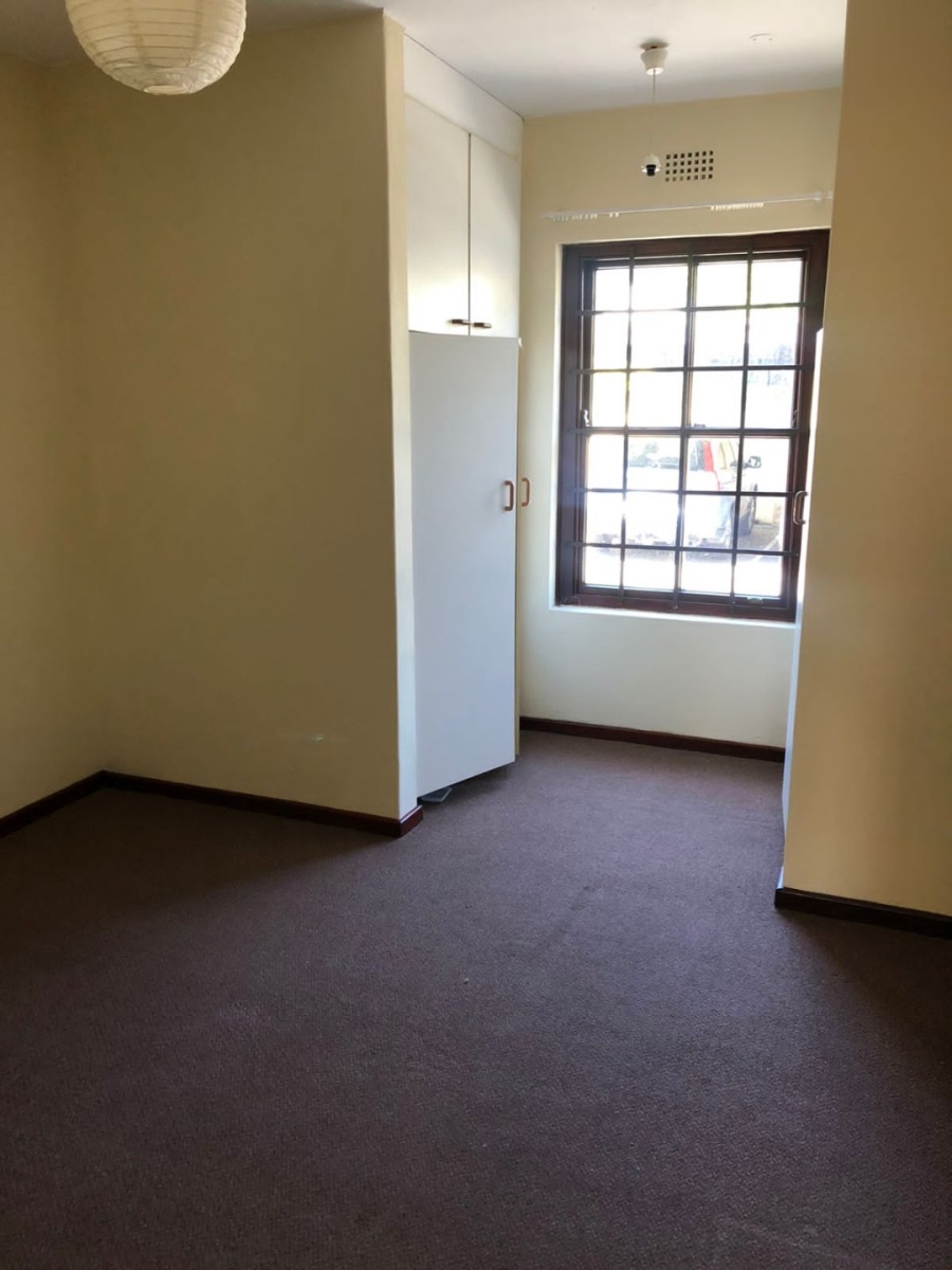 To Let 1 Bedroom Property for Rent in Wynberg Western Cape